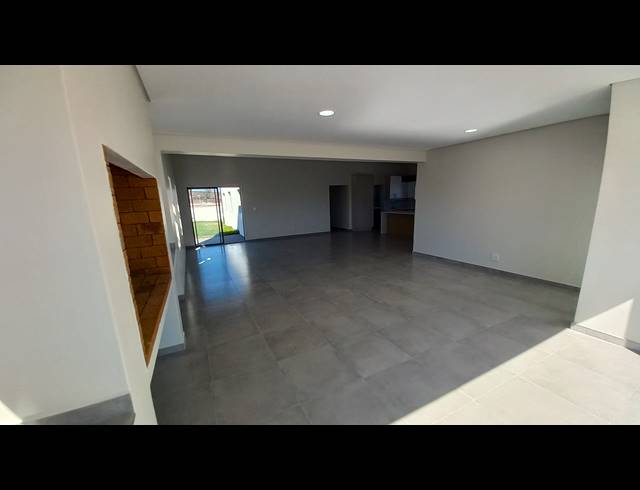 3 BEDROOM HOUSE FOR SALE IN BRITANNIA BEACH ESTATE